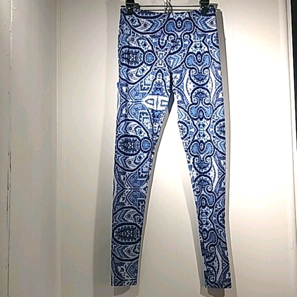 ONZIE. Yoga Blue White Leggings Size M/L - Picture 1 of 10